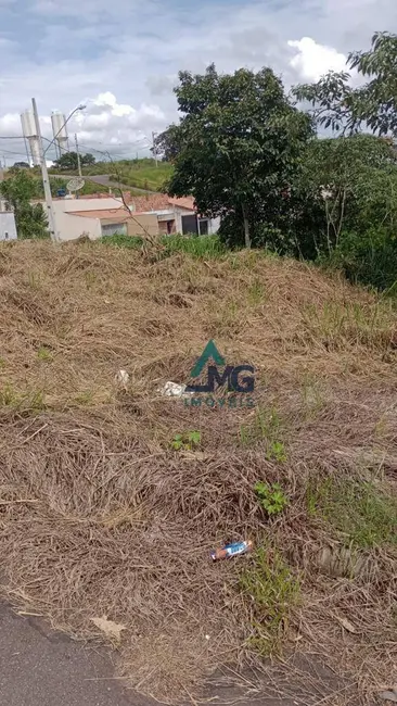 Foto 1 de Terreno / Lote à venda, 522m2 em Tres Coracoes - MG