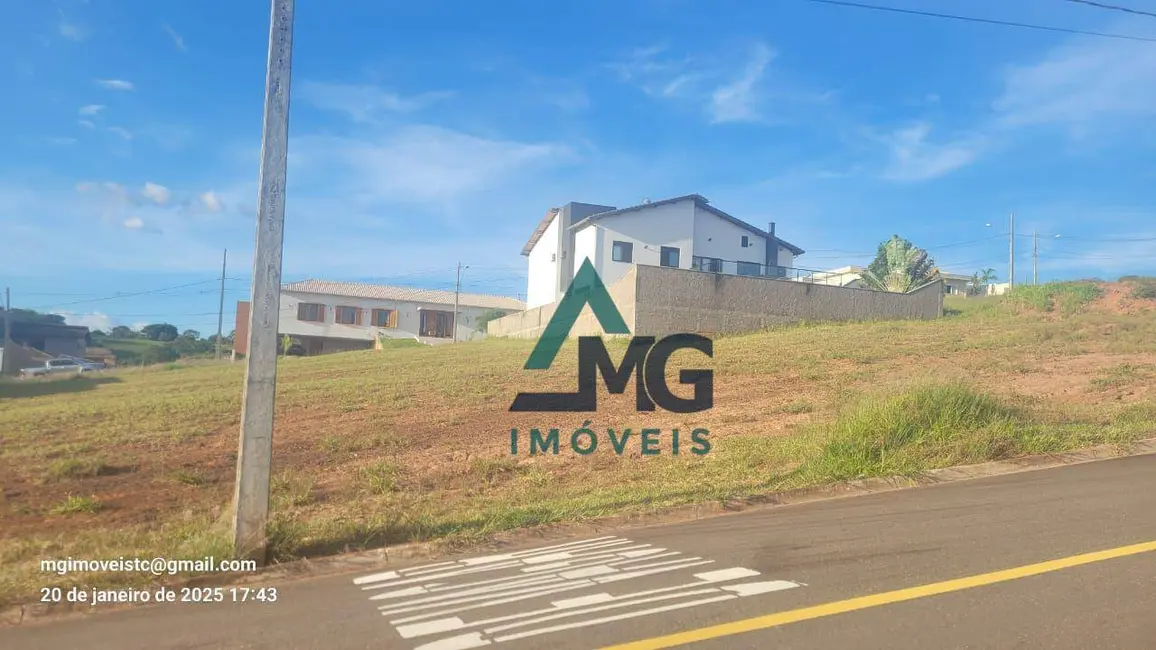 Foto 2 de Terreno / Lote à venda, 600m2 em Tres Coracoes - MG