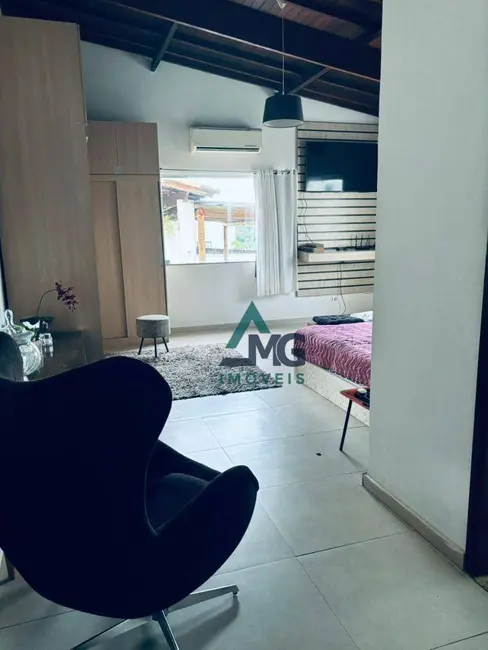 Foto 2 de Casa com 3 quartos à venda, 683m2 em Tres Coracoes - MG