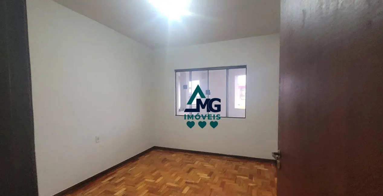 Casa com 3 quartos para alugar em Centro, Tres Coracoes - MG - imagem 6 Foto 6 de Casa com 3 quartos para alugar em Centro, Tres Coracoes - MG