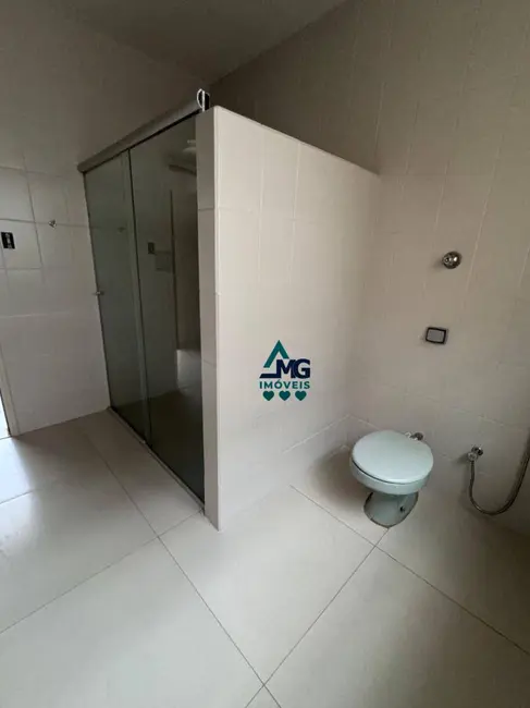 Casa com 3 quartos para alugar em Centro, Tres Coracoes - MG - imagem 3 Foto 3 de Casa com 3 quartos para alugar em Centro, Tres Coracoes - MG