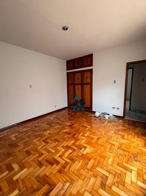 Casa com 3 quartos para alugar em Centro, Tres Coracoes - MG - imagem 7 Foto 7 de Casa com 3 quartos para alugar em Centro, Tres Coracoes - MG