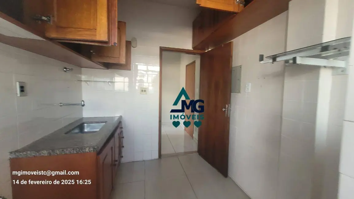 Apartamento com 3 quartos para alugar em Centro, Tres Coracoes - MG - imagem 9 Foto 9 de Apartamento com 3 quartos para alugar em Centro, Tres Coracoes - MG