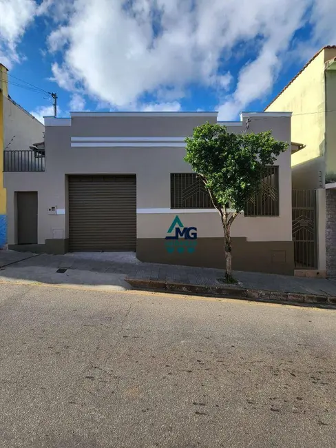Foto 1 de Casa com 2 quartos à venda, 169m2 em Centro, Tres Coracoes - MG