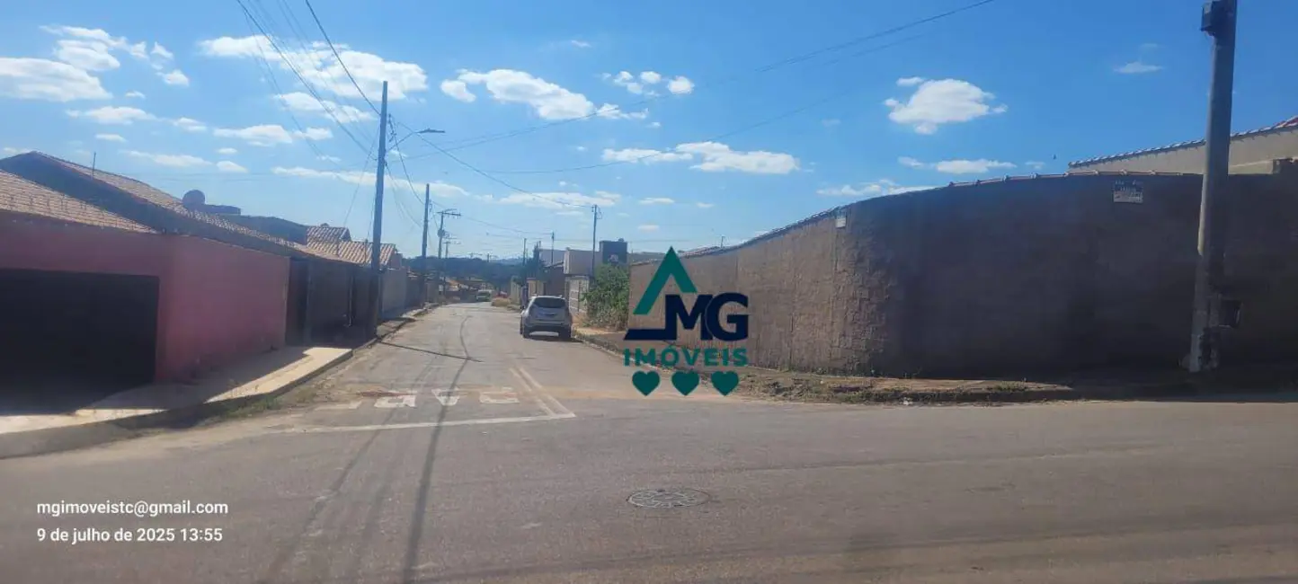 Foto 2 de Casa com 2 quartos à venda, 156m2 em Tres Coracoes - MG