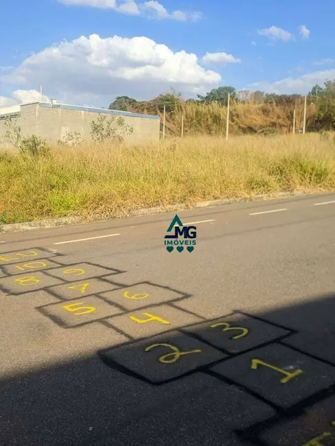 Terreno / Lote à venda, 300m2 em Tres Coracoes - MG - imagem 4 Foto 4 de Terreno / Lote à venda, 300m2 em Tres Coracoes - MG