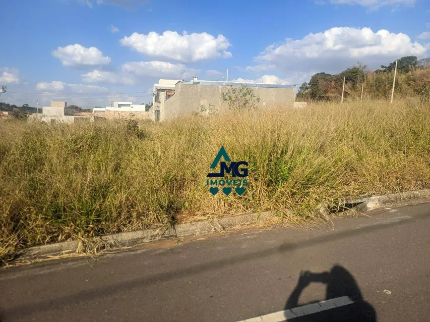 Terreno / Lote à venda, 300m2 em Tres Coracoes - MG - imagem 6 Foto 6 de Terreno / Lote à venda, 300m2 em Tres Coracoes - MG