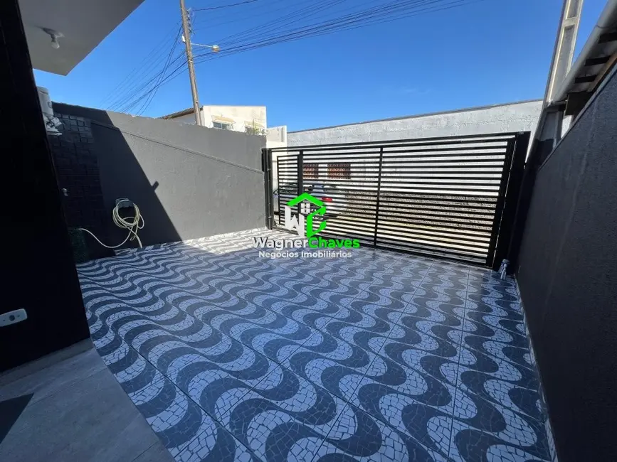 Foto 2 de Casa com 2 quartos para alugar, 70m2 em Pontal Do Parana - PR