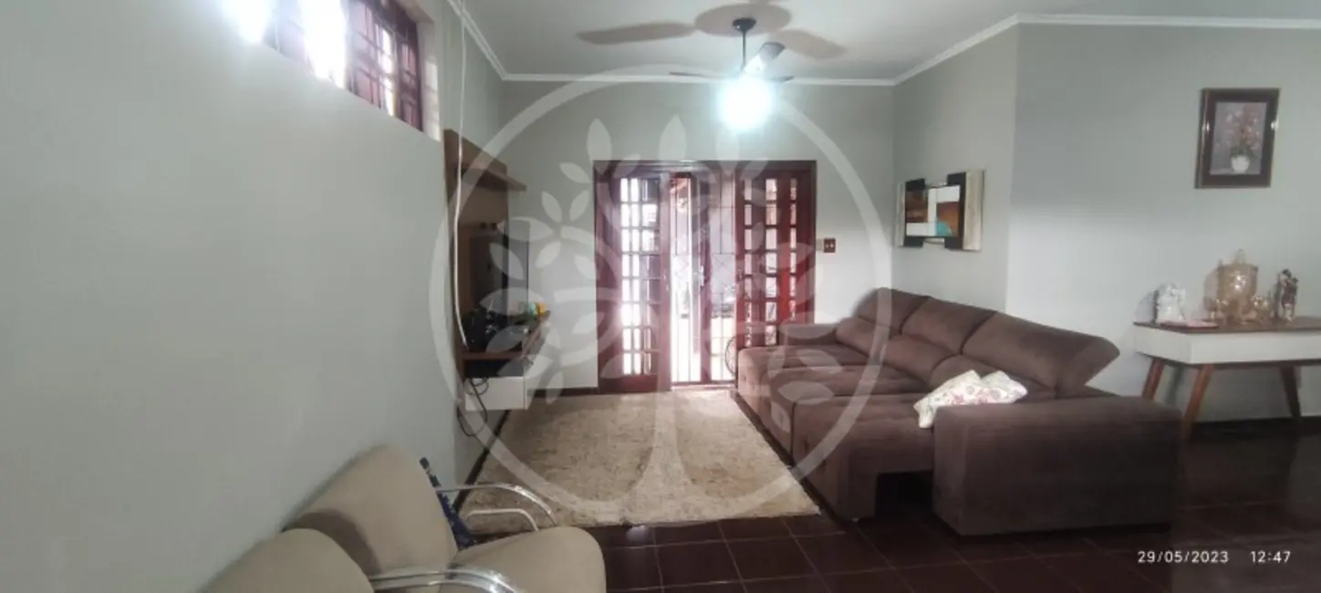 Foto 2 de Casa com 4 quartos à venda, 161m2 em Ribeirao Preto - SP