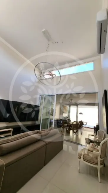 Casa com 3 quartos à venda, 160m2 em Ribeirao Preto - SP - imagem 2 Foto 2 de Casa com 3 quartos à venda, 160m2 em Ribeirao Preto - SP