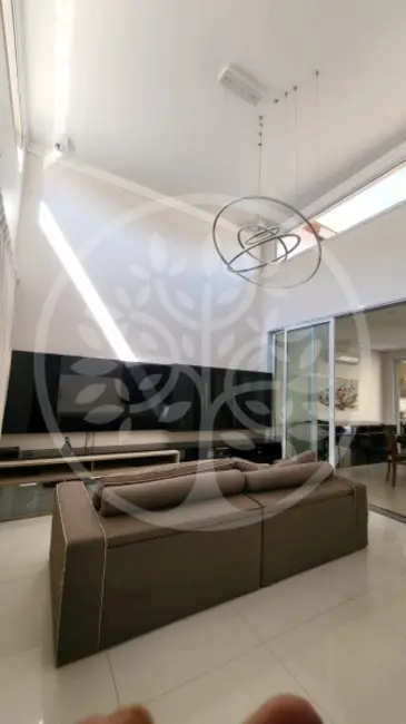 Casa com 3 quartos à venda, 160m2 em Ribeirao Preto - SP - imagem 3 Foto 3 de Casa com 3 quartos à venda, 160m2 em Ribeirao Preto - SP