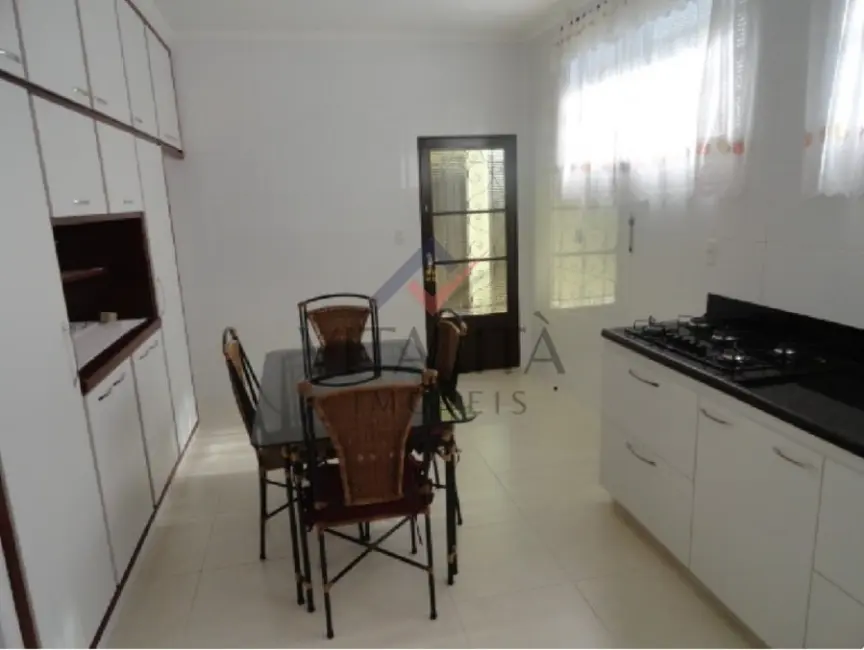 Foto 2 de Casa com 4 quartos à venda, 261m2 em Jardim Irajá, Ribeirao Preto - SP