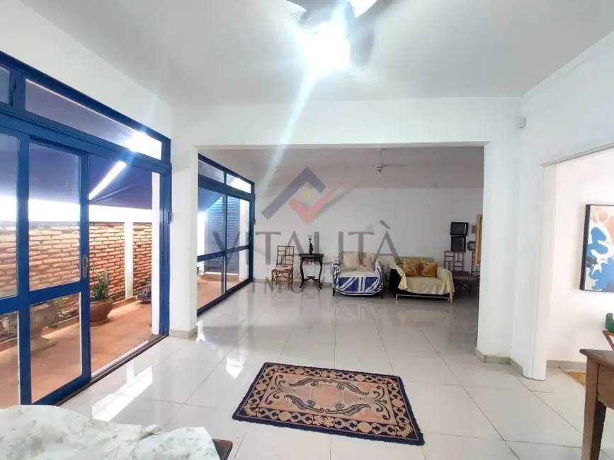 Casa com 3 quartos para alugar, 212m2 em Alto da Boa Vista, Ribeirao Preto - SP - imagem 3 Foto 3 de Casa com 3 quartos para alugar, 212m2 em Alto da Boa Vista, Ribeirao Preto - SP