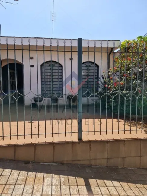 Casa com 3 quartos para alugar, 228m2 em Jardim São Luiz, Ribeirao Preto - SP - imagem 4 Foto 4 de Casa com 3 quartos para alugar, 228m2 em Jardim São Luiz, Ribeirao Preto - SP