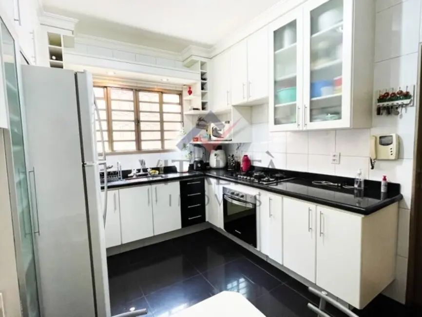 Foto 4 de Casa com 3 quartos à venda, 380m2 em Jardim Anhangüera, Ribeirao Preto - SP