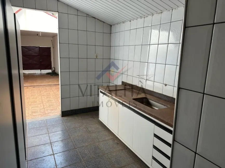 Foto 2 de Casa com 4 quartos à venda, 174m2 em Vila Tibério, Ribeirao Preto - SP