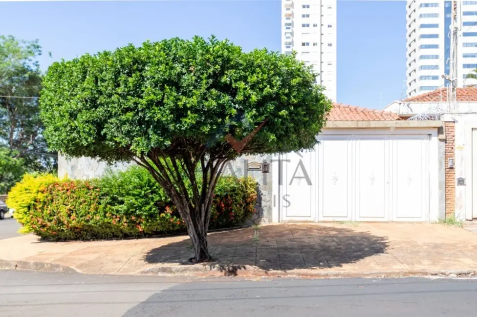 Foto 2 de Casa com 4 quartos para alugar, 215m2 em Jardim São Luiz, Ribeirao Preto - SP