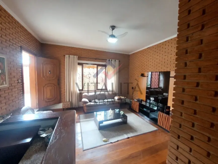 Casa com 3 quartos à venda, 132m2 em Jardim Irajá, Ribeirao Preto - SP - imagem 2 Foto 2 de Casa com 3 quartos à venda, 132m2 em Jardim Irajá, Ribeirao Preto - SP