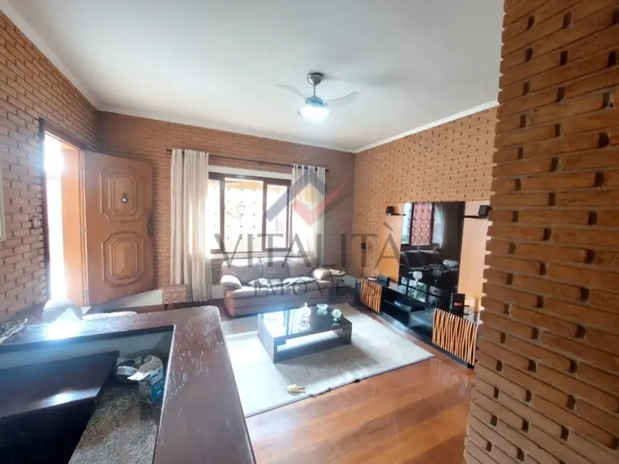 Casa com 3 quartos à venda, 132m2 em Jardim Irajá, Ribeirao Preto - SP - imagem 5 Foto 5 de Casa com 3 quartos à venda, 132m2 em Jardim Irajá, Ribeirao Preto - SP