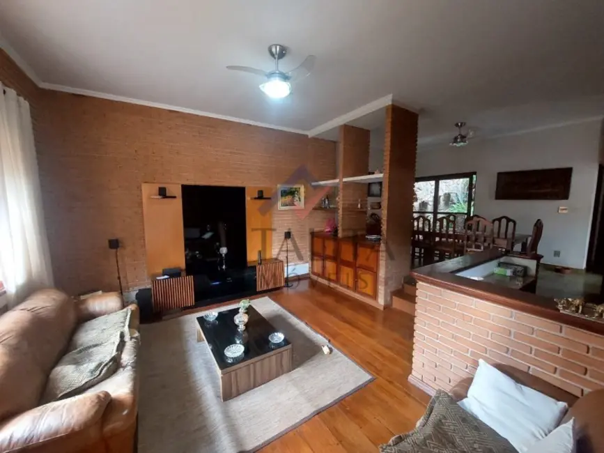 Casa com 3 quartos à venda, 132m2 em Jardim Irajá, Ribeirao Preto - SP - imagem 3 Foto 3 de Casa com 3 quartos à venda, 132m2 em Jardim Irajá, Ribeirao Preto - SP