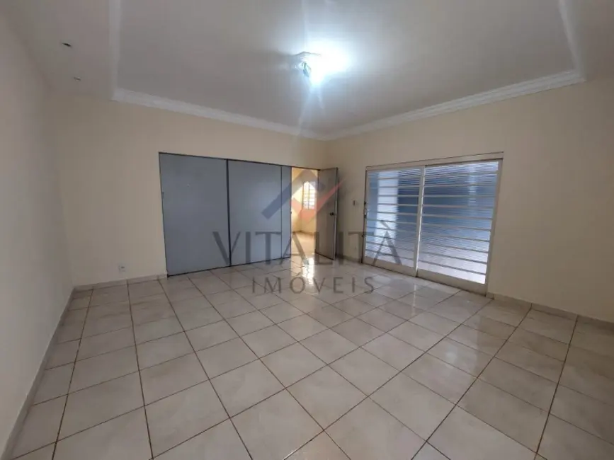 Casa com 3 quartos para alugar, 170m2 em Centro, Ribeirao Preto - SP - imagem 3 Foto 3 de Casa com 3 quartos para alugar, 170m2 em Centro, Ribeirao Preto - SP