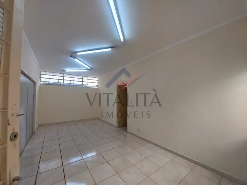 Casa com 3 quartos para alugar, 170m2 em Centro, Ribeirao Preto - SP - imagem 6 Foto 6 de Casa com 3 quartos para alugar, 170m2 em Centro, Ribeirao Preto - SP