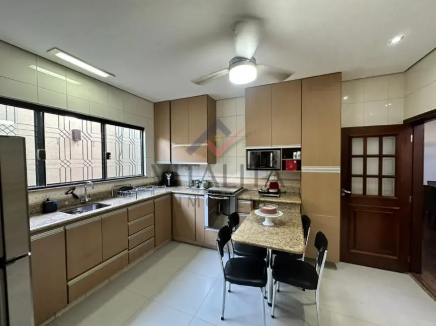 Casa com 3 quartos à venda, 202m2 em Jardim Antártica, Ribeirao Preto - SP - imagem 5 Foto 5 de Casa com 3 quartos à venda, 202m2 em Jardim Antártica, Ribeirao Preto - SP