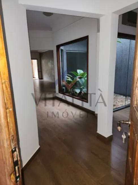 Foto 2 de Casa com 4 quartos para alugar, 220m2 em Alto da Boa Vista, Ribeirao Preto - SP