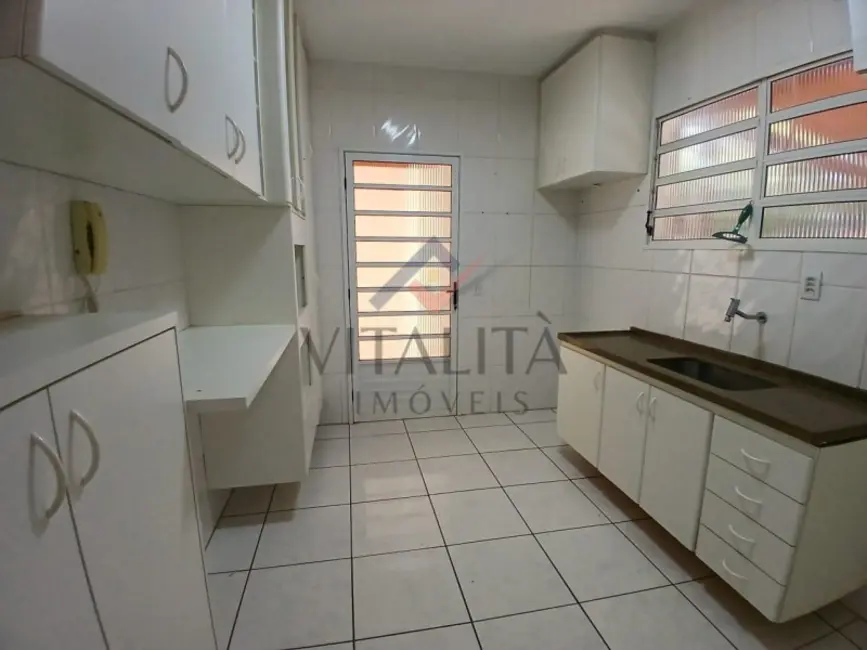 Foto 2 de Casa com 3 quartos para alugar, 150m2 em Jardim Interlagos, Ribeirao Preto - SP