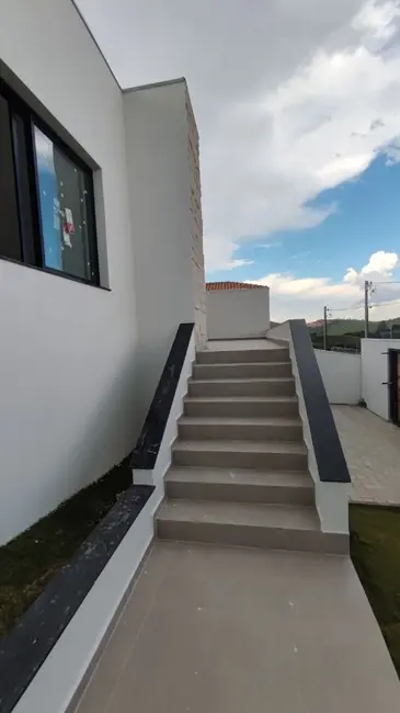 Foto 3 de Casa com 3 quartos à venda, 220m2 em Pousada do Sol, Pouso Alegre - MG