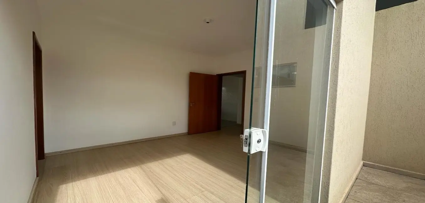 Foto 3 de Casa com 3 quartos à venda, 75m2 em São Carlos, Pouso Alegre - MG