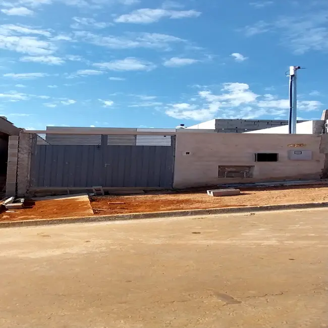 Foto 1 de Casa com 2 quartos à venda, 65m2 em Parque Real, Pouso Alegre - MG