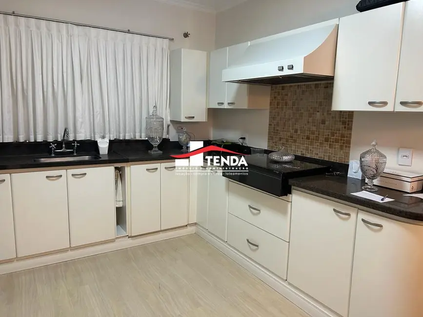 Foto 2 de Sobrado com 4 quartos à venda, 297m2 em Residencial Paraíso, Franca - SP