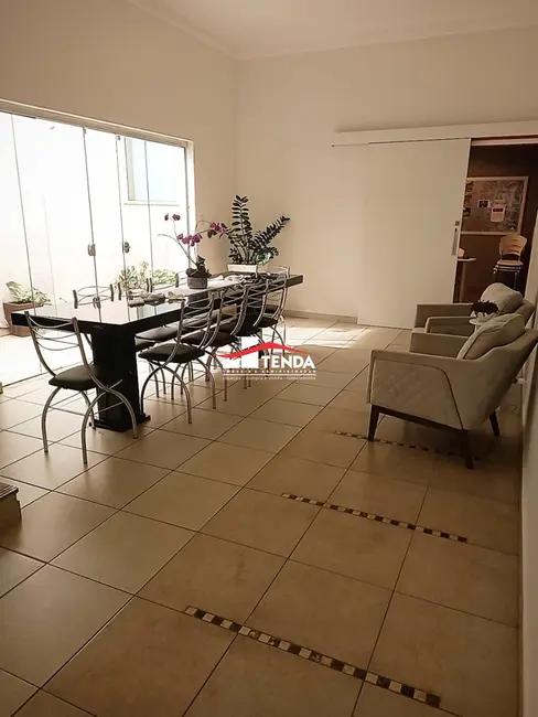 Foto 2 de Sobrado com 4 quartos à venda, 481m2 em Residencial Paraíso, Franca - SP