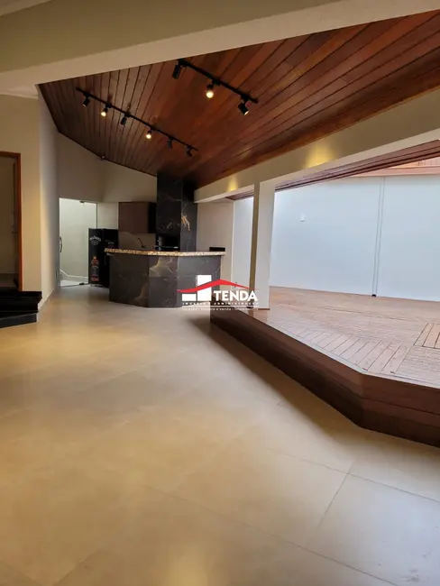 Foto 1 de Casa com 3 quartos à venda, 245m2 em São José, Franca - SP