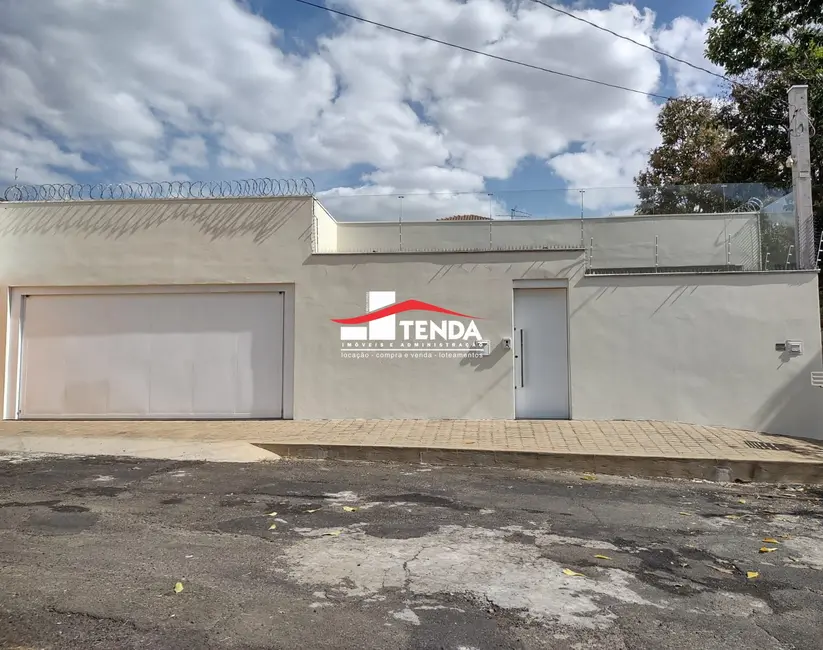 Foto 1 de Casa com 3 quartos à venda, 212m2 em Parque do Castelo, Franca - SP