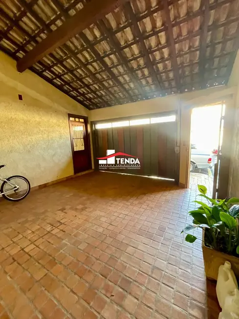 Casa com 3 quartos à venda, 141m2 em Centro, Franca - SP - imagem 1 Foto 1 de Casa com 3 quartos à venda, 141m2 em Centro, Franca - SP