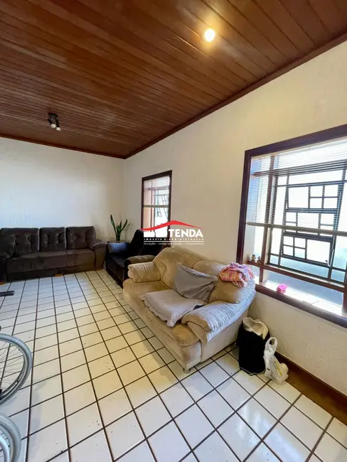 Casa com 3 quartos à venda, 141m2 em Centro, Franca - SP - imagem 3 Foto 3 de Casa com 3 quartos à venda, 141m2 em Centro, Franca - SP