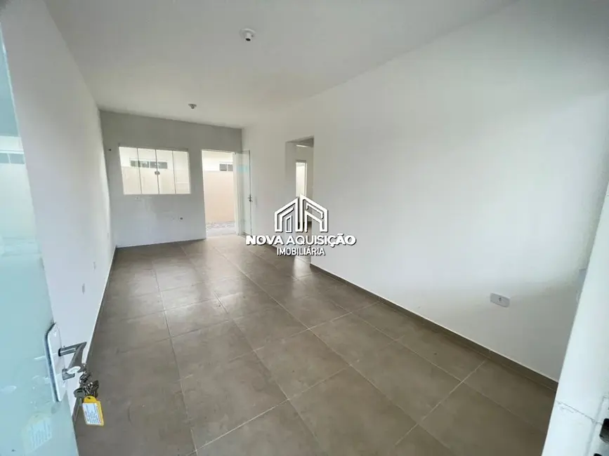 Foto 2 de Casa com 2 quartos à venda, 55m2 em Matinhos - PR