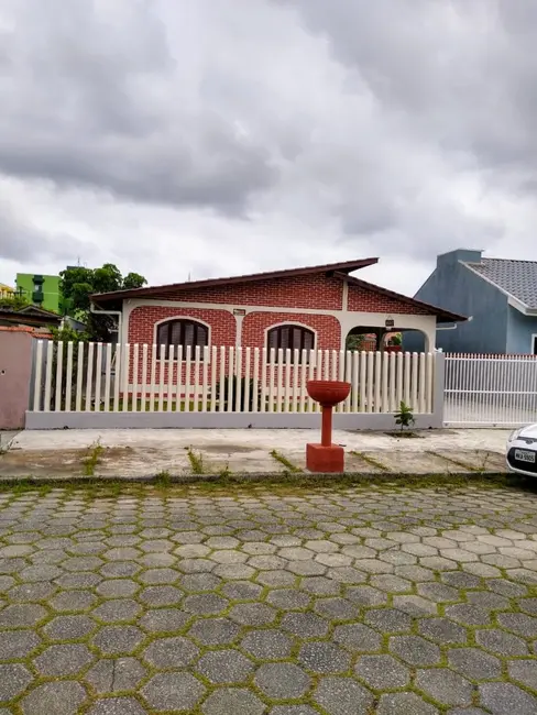 Foto 2 de Casa com 4 quartos à venda, 132m2 em Matinhos - PR