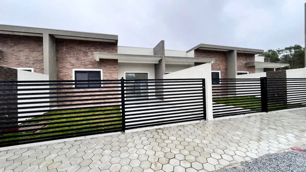 Foto 2 de Casa com 2 quartos à venda, 50m2 em Matinhos - PR