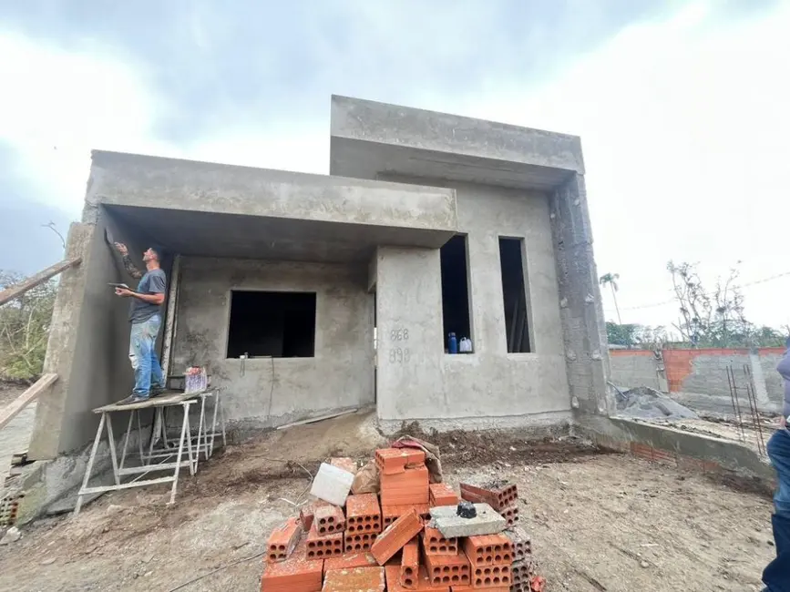 Foto 1 de Casa com 3 quartos à venda, 140m2 em Matinhos - PR