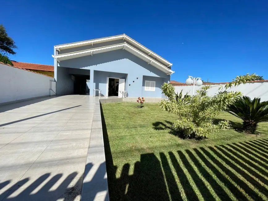 Foto 2 de Casa com 3 quartos à venda, 175m2 em Pontal Do Parana - PR
