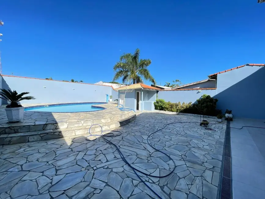 Foto 1 de Casa com 3 quartos à venda, 175m2 em Pontal Do Parana - PR