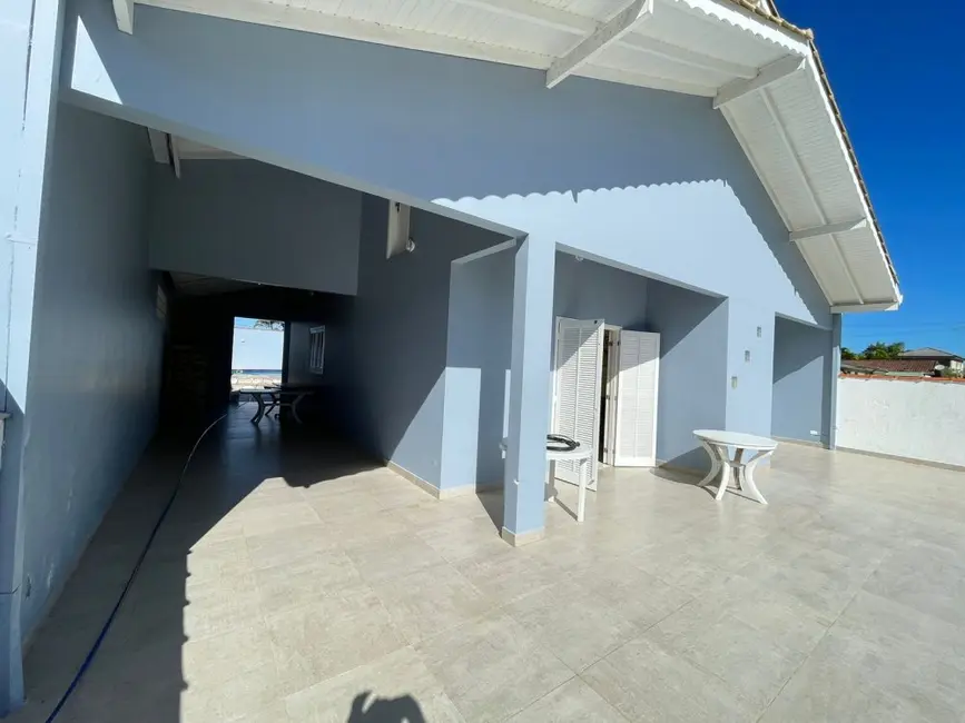 Foto 3 de Casa com 3 quartos à venda, 175m2 em Pontal Do Parana - PR