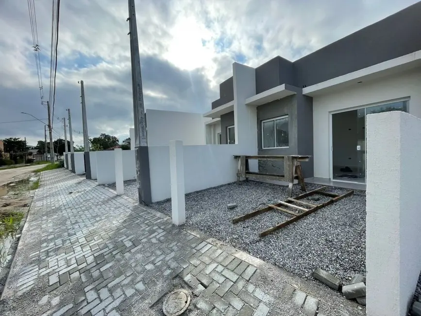 Foto 3 de Casa com 2 quartos à venda, 45m2 em Matinhos - PR