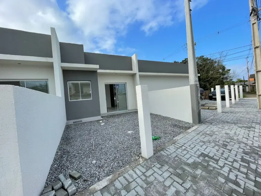 Foto 4 de Casa com 2 quartos à venda, 45m2 em Matinhos - PR