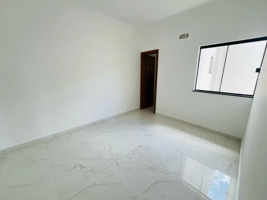 Casa com 3 quartos à venda, 78m2 em Matinhos - PR - imagem 8 Foto 8 de Casa com 3 quartos à venda, 78m2 em Matinhos - PR