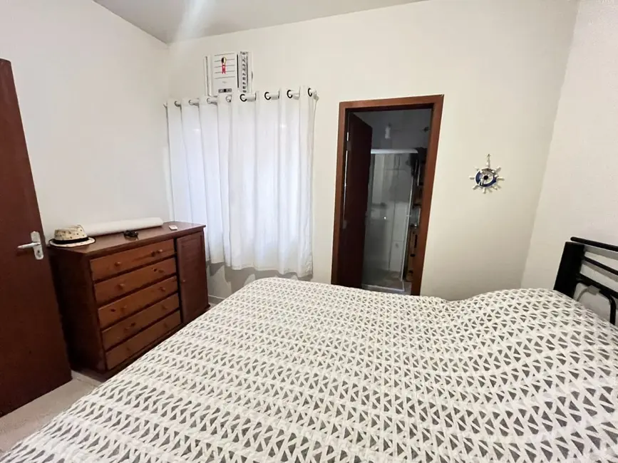 Foto 6 de Casa com 2 quartos à venda, 55m2 em Matinhos - PR