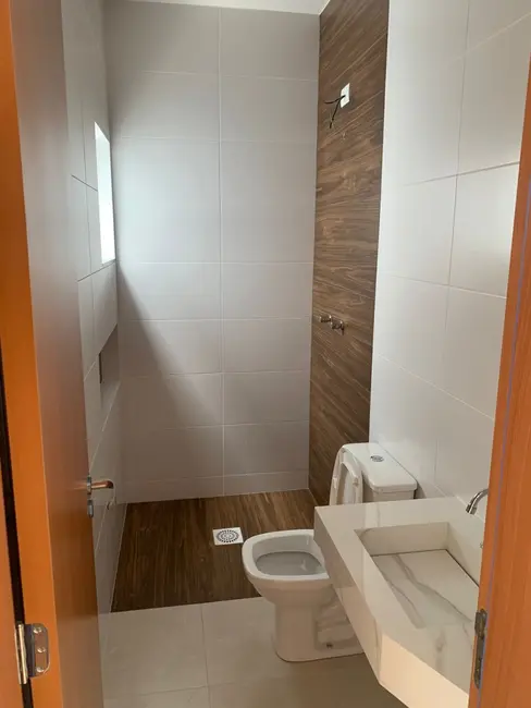 Foto 5 de Casa com 2 quartos à venda, 74m2 em Matinhos - PR